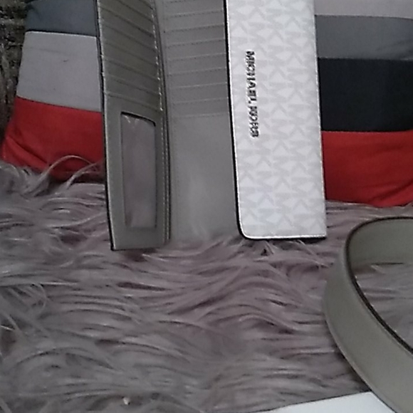 Wallet - Picture 2 of 2